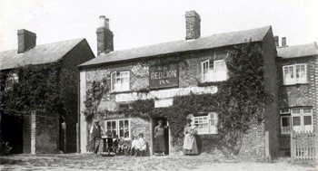 The Red Lion about 1920 [Z1306/117]